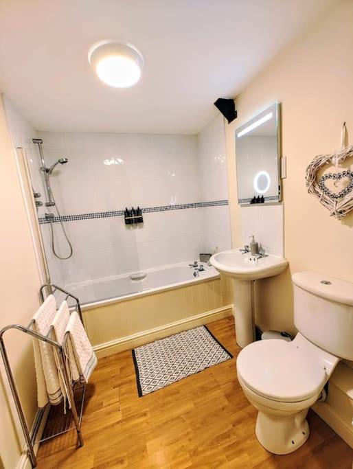 Cosy Central Modern Apartment Nantwich Exterior foto